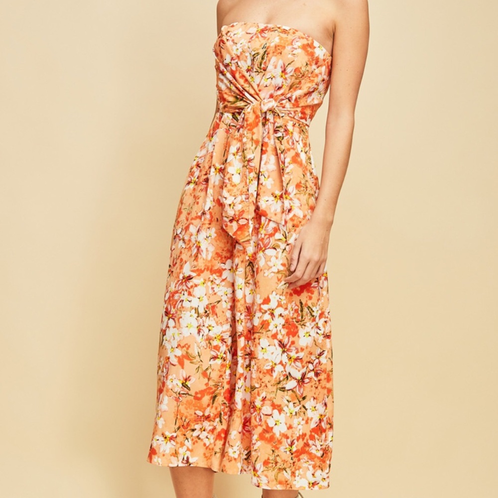 🌻 Strapless Floral print jumpsuit. - Picture 2 of 7